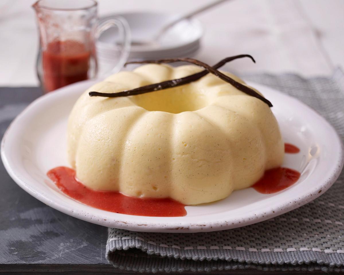 Vanillepudding mit Erdbeersoße Rezept