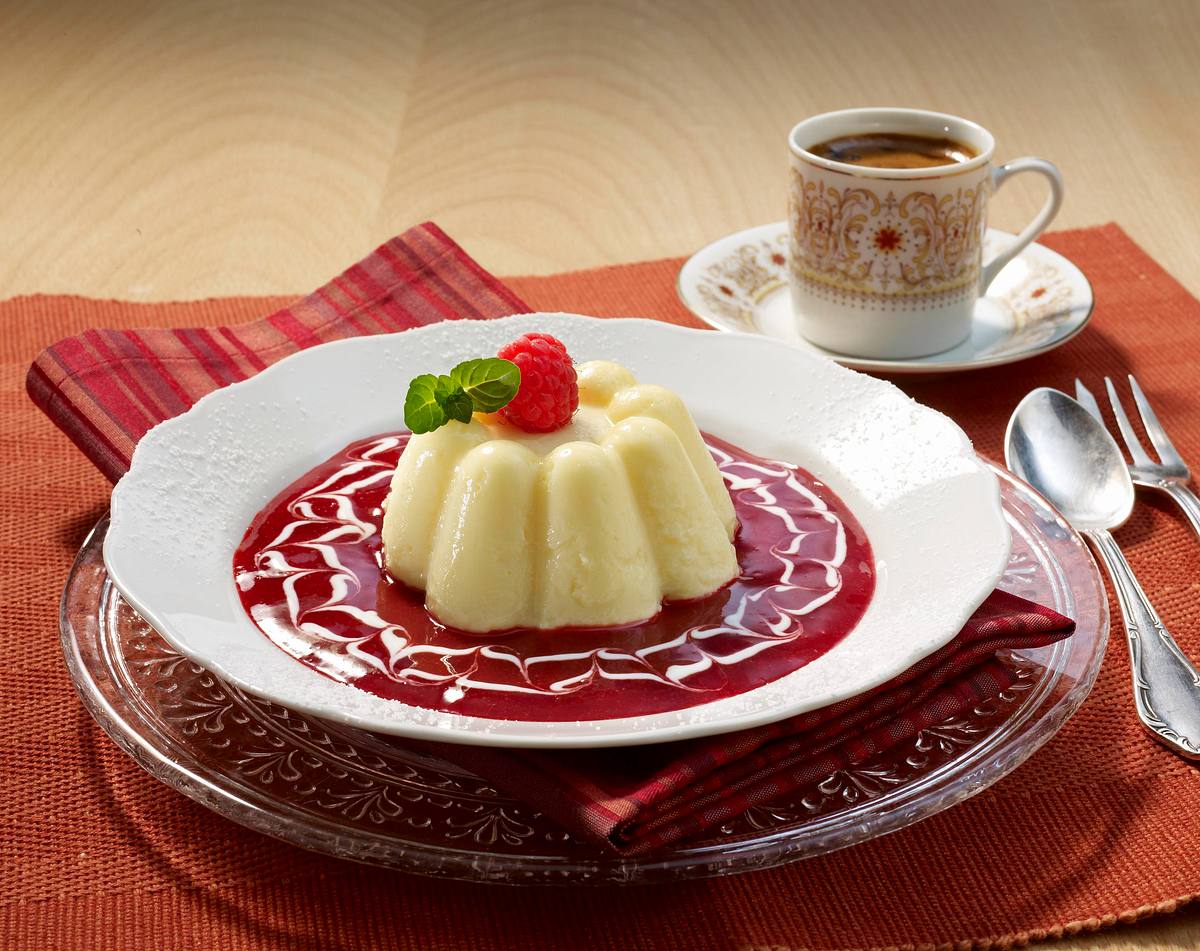 Vanillepudding mit Himbeersoße Rezept