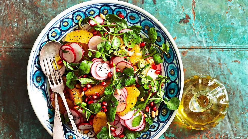 „Tu dir Gutes“-Salat mit Mohndressing Rezept - Foto: Are Media Syndication