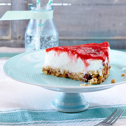 Veganer Erdbeer-Käsekuchen mit Crunchy-Boden Rezept Veganer Erdbeer-Käsekuchen mit Crunchy-Boden Rezept