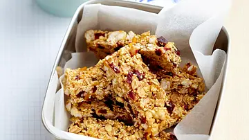 Veganer Müsli-Riegel Rezept - Foto: LECKER @ Bauer Media Group