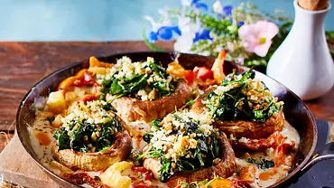 Veganes Ostermenü: Veggie-Schmorpfanne zu Kartoffelstampf - Foto: LECKER @ Bauer Media Group Veganes Ostermenü: Veggie-Schmorpfanne zu Kartoffelstampf - Foto: LECKER @ Bauer Media Group