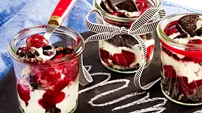 Veganes Vanille-Crunch-Trifle Rezept - Foto: LECKER @ Bauer Media Group Veganes Vanille-Crunch-Trifle Rezept - Foto: LECKER @ Bauer Media Group