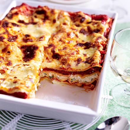 Vegetarische Kräuter-Lasagne Rezept | LECKER