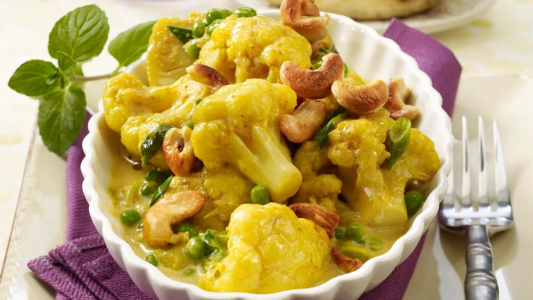 Vegetarisches Blumenkohl-Curry Rezept - Foto: LECKER @ Bauer Media Group Vegetarisches Blumenkohl-Curry Rezept - Foto: LECKER @ Bauer Media Group