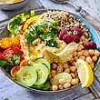 Veggie-Bowl mit Quinoa und Hummus Rezept - Foto: House of Food / Bauer Food Experts KG