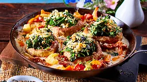 Veggie-Schmorpfanne zu Kartoffelstampf Rezept - Foto: LECKER @ Bauer Media Group Veggie-Schmorpfanne zu Kartoffelstampf Rezept - Foto: LECKER @ Bauer Media Group
