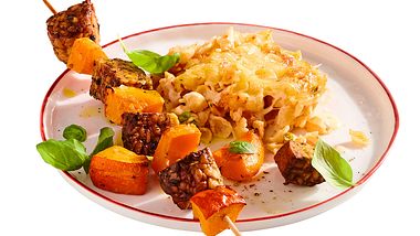 Veggie-Spieße zu Pasta-Gratin Rezept - Foto: House of Food / Bauer Food Experts KG