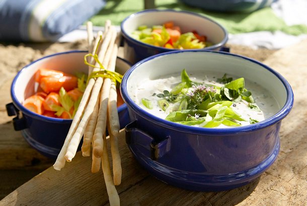 Veggies mit Joghurt-Dip Rezept Veggies mit Joghurt-Dip Rezept
