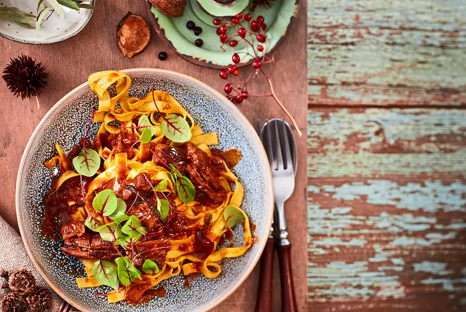 Veredeltes Hasenragout mit Pasta Rezept Veredeltes Hasenragout mit Pasta Rezept