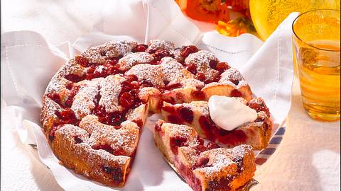 Versunkener Kirschkuchen Rezept - Foto: Maass