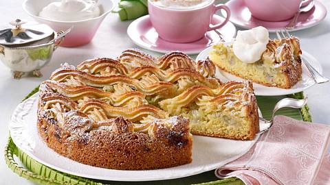 Versunkener Stachelbeerkuchen mit Makronengitter Rezept - Foto: House of Food / Bauer Food Experts KG