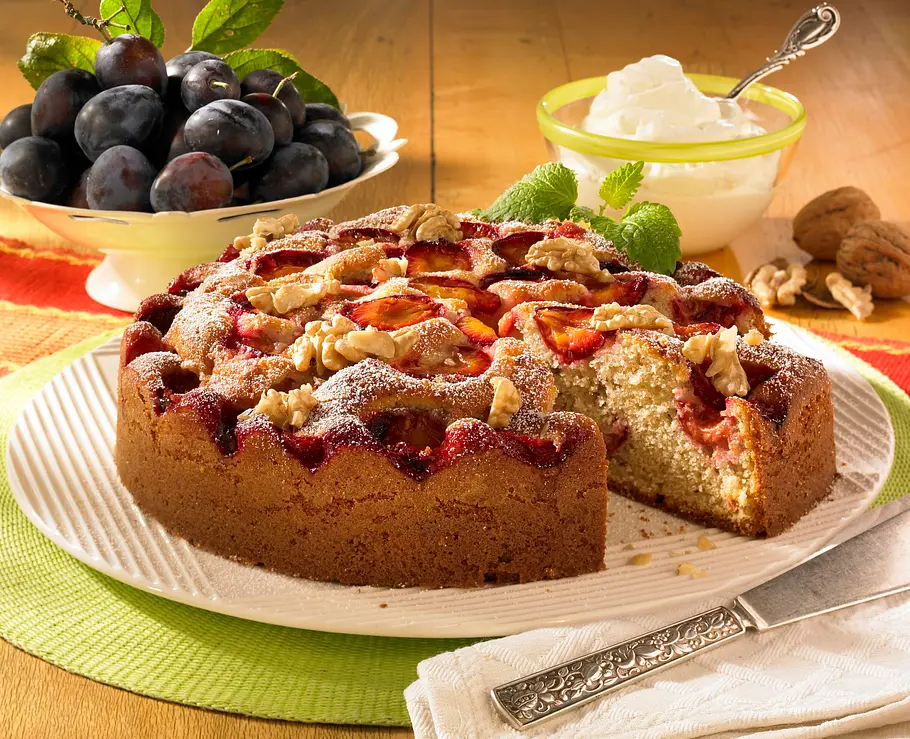 Versunkener Zwetschen-Nusskuchen Rezept Versunkener Zwetschen-Nusskuchen Rezept