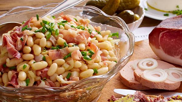 Vesper-Bohnensalat mit Schinken Rezept - Foto: House of Food / Bauer Food Experts KG