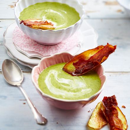 Vichyssoise mit knusprigem Speck-Kartoffelstreifen Rezept Vichyssoise mit knusprigem Speck-Kartoffelstreifen Rezept