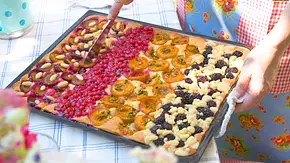 Vierländer Obstkuchen vom Blech Rezept - Foto: LECKER @ Bauer Media Group Vierländer Obstkuchen vom Blech Rezept - Foto: LECKER @ Bauer Media Group