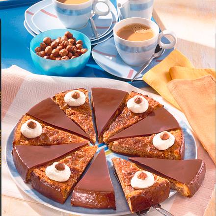Viertage-Haselnuss-Torte Rezept