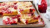 Viertelstündchen-Blitz-Butterkuchen mit Kirschkonfitüre Rezept - Foto: LECKER @ Bauer Media Group Viertelstündchen-Blitz-Butterkuchen mit Kirschkonfitüre Rezept - Foto: LECKER @ Bauer Media Group