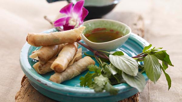 Vietnam: Cha Gio Frühlingsrollen mit Dip Rezept - Foto: Pretscher, Tillmann