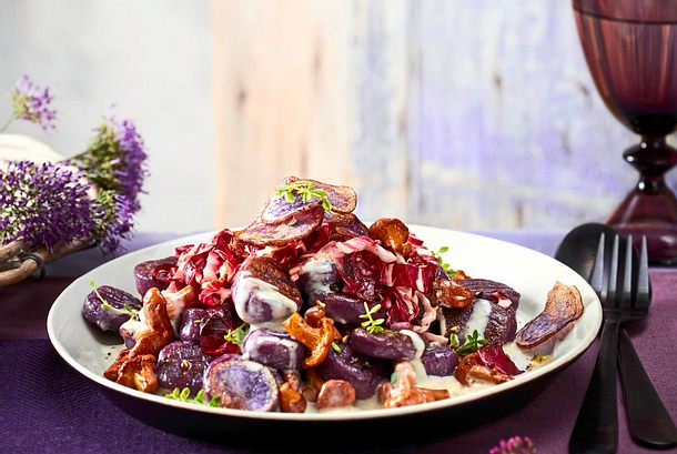 Violette Gnocchi in Pfifferlingsragout Rezept