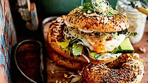 Vital-Veggie-Bagel Rezept - Foto: LECKER @ Bauer Media Group Vital-Veggie-Bagel Rezept - Foto: LECKER @ Bauer Media Group