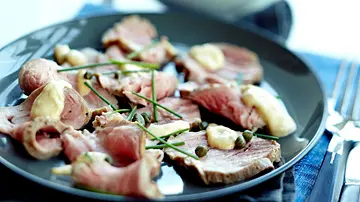 Vitello schweinato mit Thunfisch-Mayo Rezept - Foto: LECKER @ Bauer Media Group Vitello schweinato mit Thunfisch-Mayo Rezept - Foto: LECKER @ Bauer Media Group