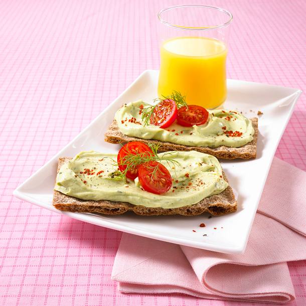 Vollkorn-Knäcke mit Avocadocreme (Diät) Rezept Vollkorn-Knäcke mit Avocadocreme (Diät) Rezept