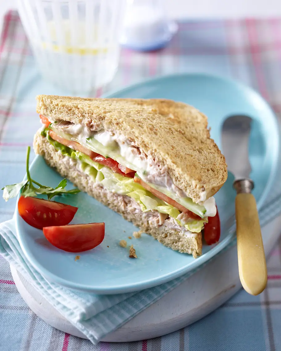 Vollkorn Sandwich mit Thunfischcreme Rezept Vollkorn Sandwich mit Thunfischcreme Rezept