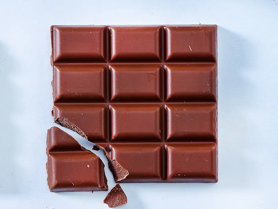 Eine Tafel Vollmilchschokolade
