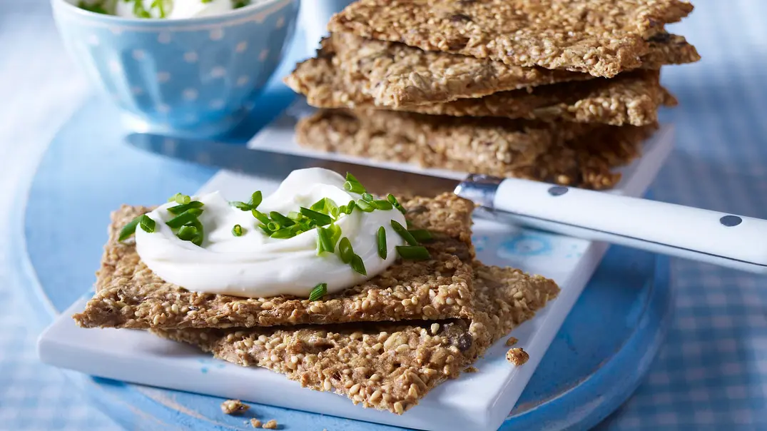 Vollwert-Knäckebrot Rezept - Foto: LECKER @ Bauer Media Group Vollwert-Knäckebrot Rezept - Foto: LECKER @ Bauer Media Group