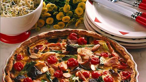 Vollwert Quiche mit Gemüse und Mandeln Rezept - Foto: House of Food / Bauer Food Experts KG