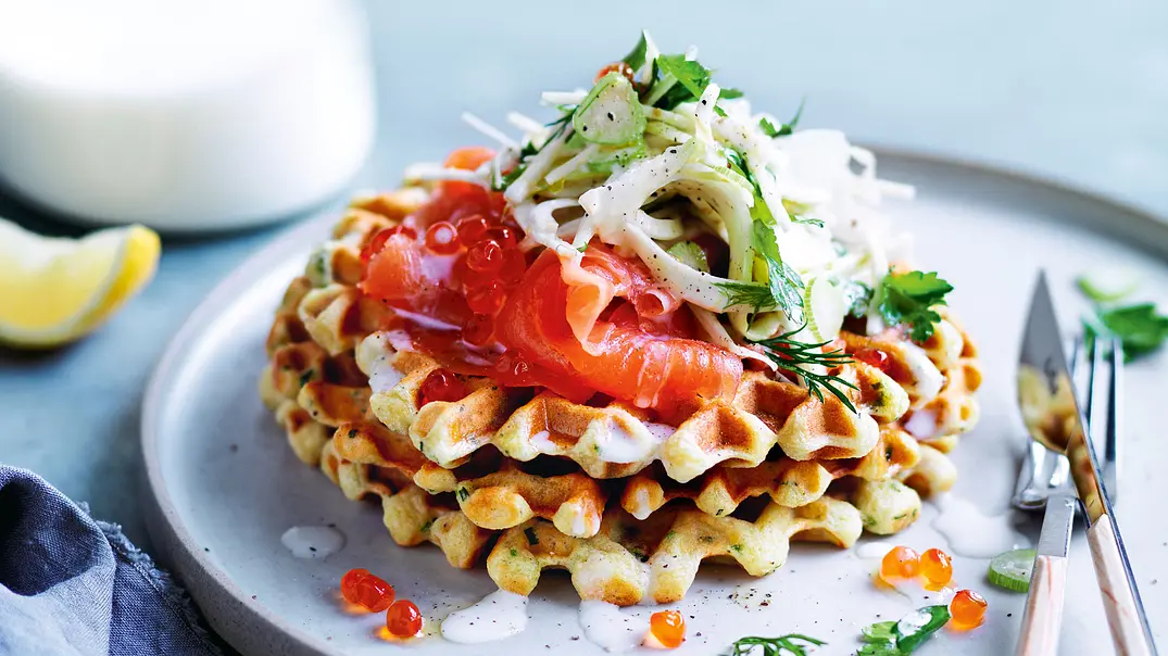 Meerrettichwaffeln mit Lachs - Foto: LECKER @ Bauer Media Group Meerrettichwaffeln mit Lachs - Foto: LECKER @ Bauer Media Group