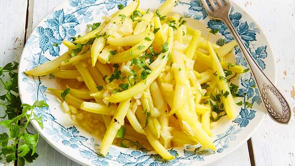 Klassischer Wachsbohnen-Salat mit Petersilie - Foto: House of Food / Bauer Food Experts KG