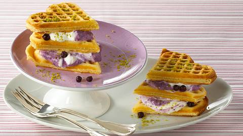 Waffel-Pancakes mit Ahornsirup Rezept - Foto: Pretscher, Tillmann
