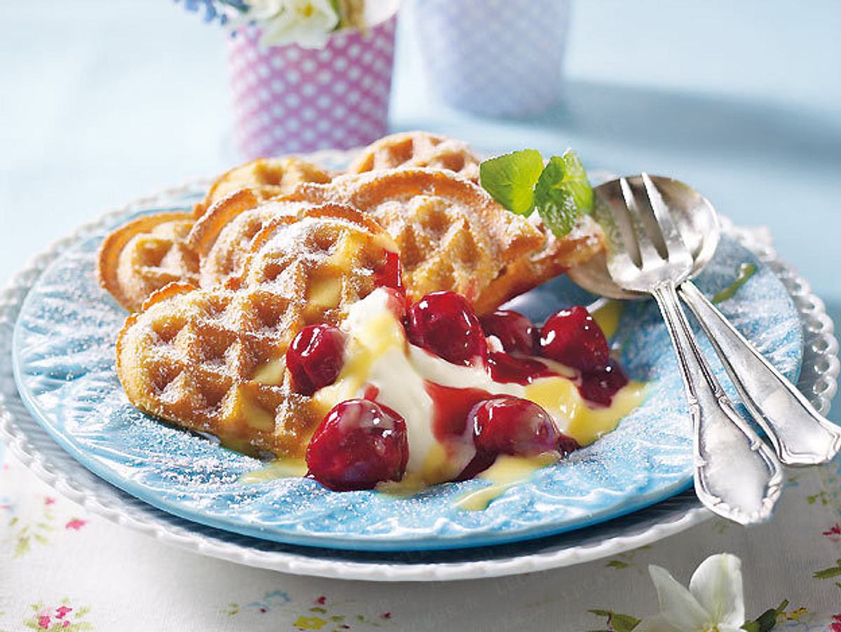 Waffeln mit Kirschen & Eierlikör Rezept