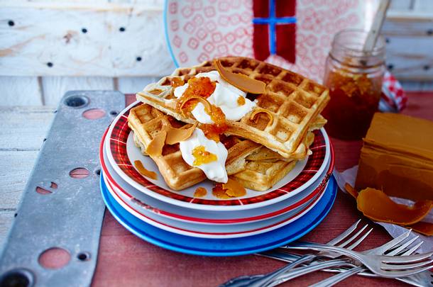 Waffeln mit Moltebeerenkonfitüre Rezept Waffeln mit Moltebeerenkonfitüre Rezept