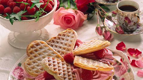 Waffeltorte mit Himbeersahne Rezept - Foto: Horn