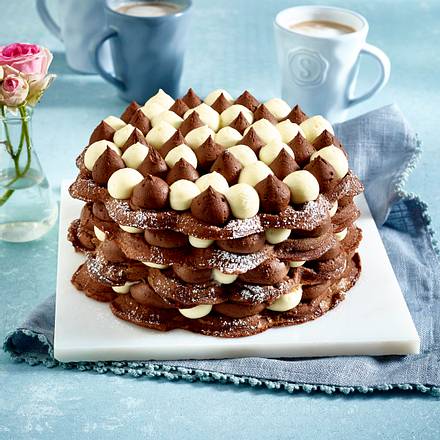 Waffelturm mit Schokosahne Rezept Waffelturm mit Schokosahne Rezept