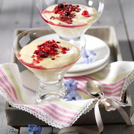 Waldbeerensorbet mit Mandelcreme Rezept Waldbeerensorbet mit Mandelcreme Rezept