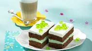 Waldmeister-Joghurt-Schnitten Rezept - Foto: LECKER @ Bauer Media Group Waldmeister-Joghurt-Schnitten Rezept - Foto: LECKER @ Bauer Media Group