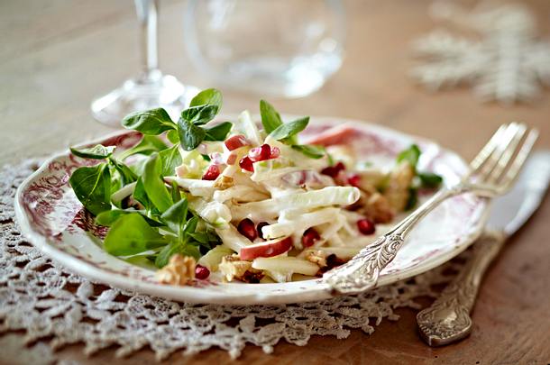 Waldorfsalat mit Granatapfel Rezept Waldorfsalat mit Granatapfel Rezept