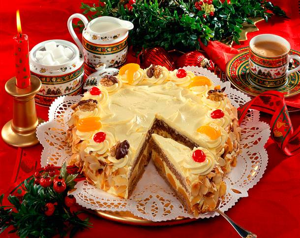 Walnuss-Aprikosen-Buttercremetorte Rezept Walnuss-Aprikosen-Buttercremetorte Rezept