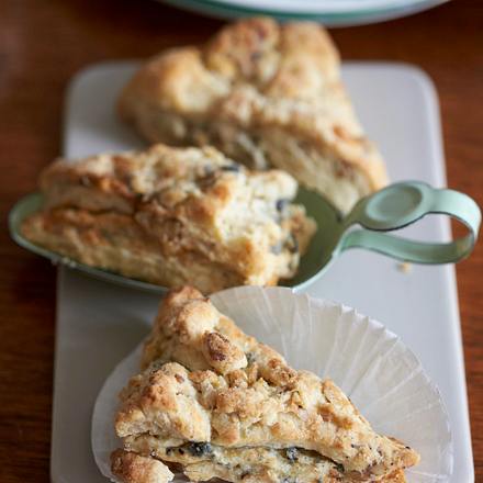 Walnuss-Biscuits mit Blauschimmelkäse Rezept Walnuss-Biscuits mit Blauschimmelkäse Rezept