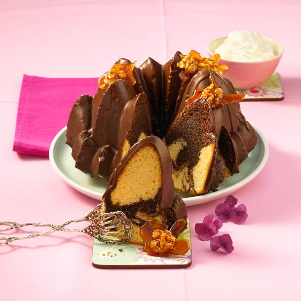 Walnuss-Marzipan-Marmorgugelhupf Rezept