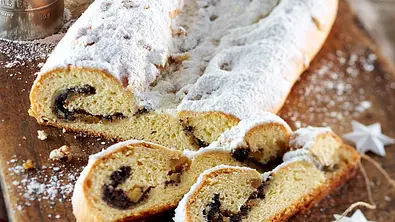 Walnuss-Mohn-Stollen Rezept - Foto: LECKER @ Bauer Media Group