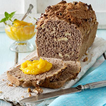 Walnussbrot mit Aprikosenmus Rezept Walnussbrot mit Aprikosenmus Rezept