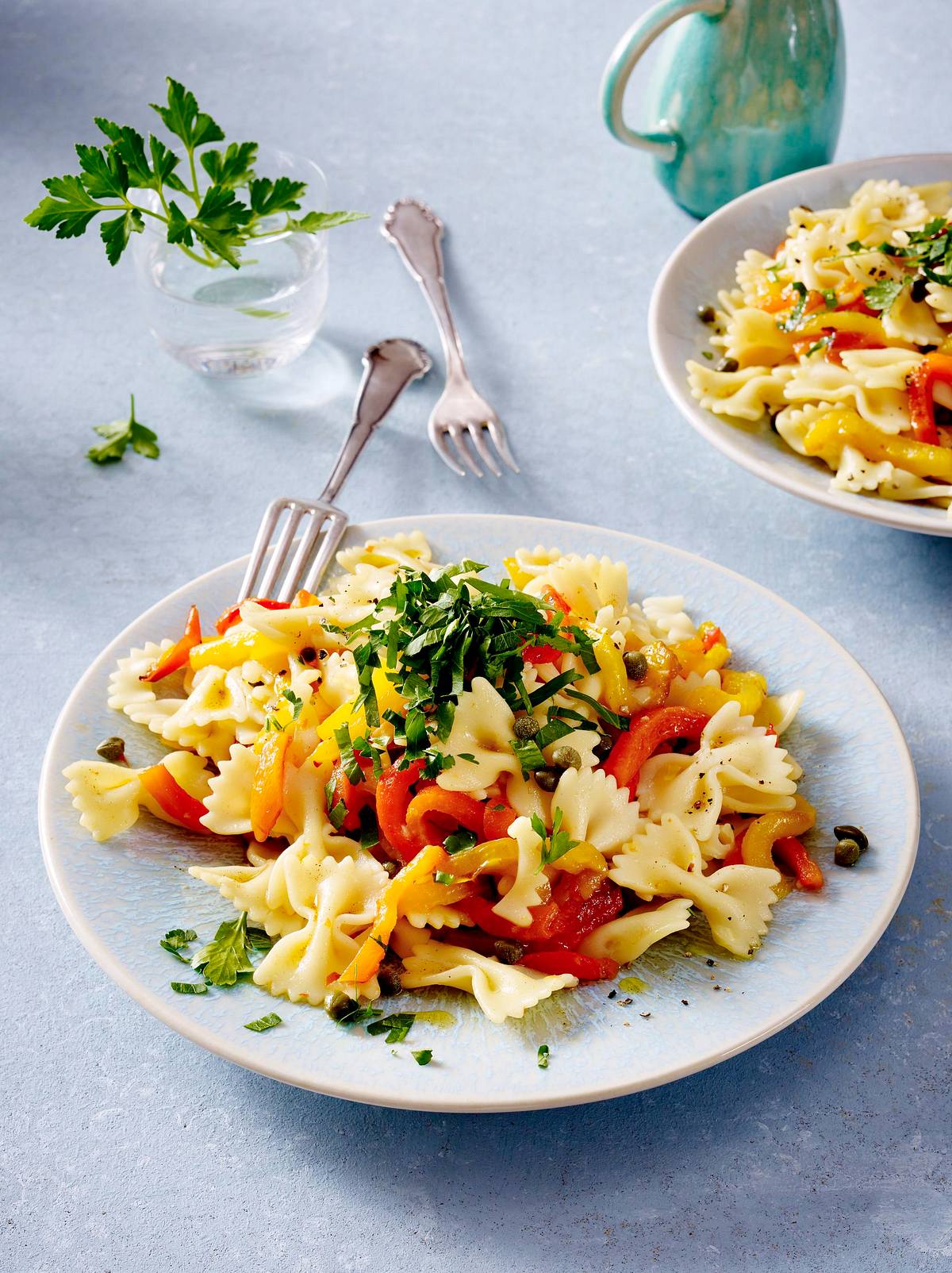 Warmer Blitz-Nudelsalat mit Paprika Rezept