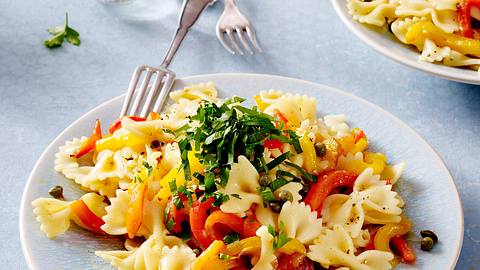 Warmer Blitz-Nudelsalat mit Paprika Rezept - Foto: House of Food / Bauer Food Experts KG
