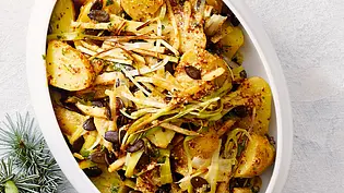 Warmer Kartoffelsalat mit Meerrettich Rezept - Foto: LECKER @ Bauer Media Group Warmer Kartoffelsalat mit Meerrettich Rezept - Foto: LECKER @ Bauer Media Group