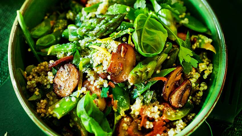 Warmer Quinoa-Spargel-Salat Rezept - Foto: House of Food / Bauer Food Experts KG